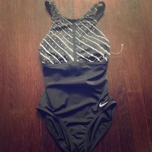 Nike black and white one piece swimsuit